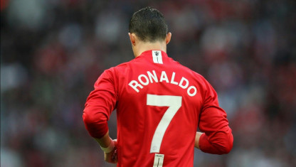 Ronaldo trở lại, MU sở hữu hàng công cực mạnh mẽ với bộ ba R-R-S